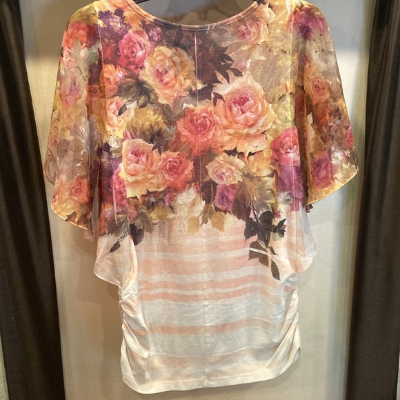 Comfortable, floral, super soft, versatile , pull over blouse - Picture 8 of 8